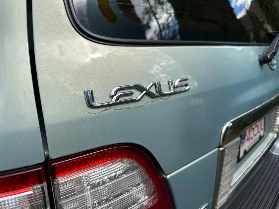 2003 Lexus LX 2nd Gen - Image 22 of 31