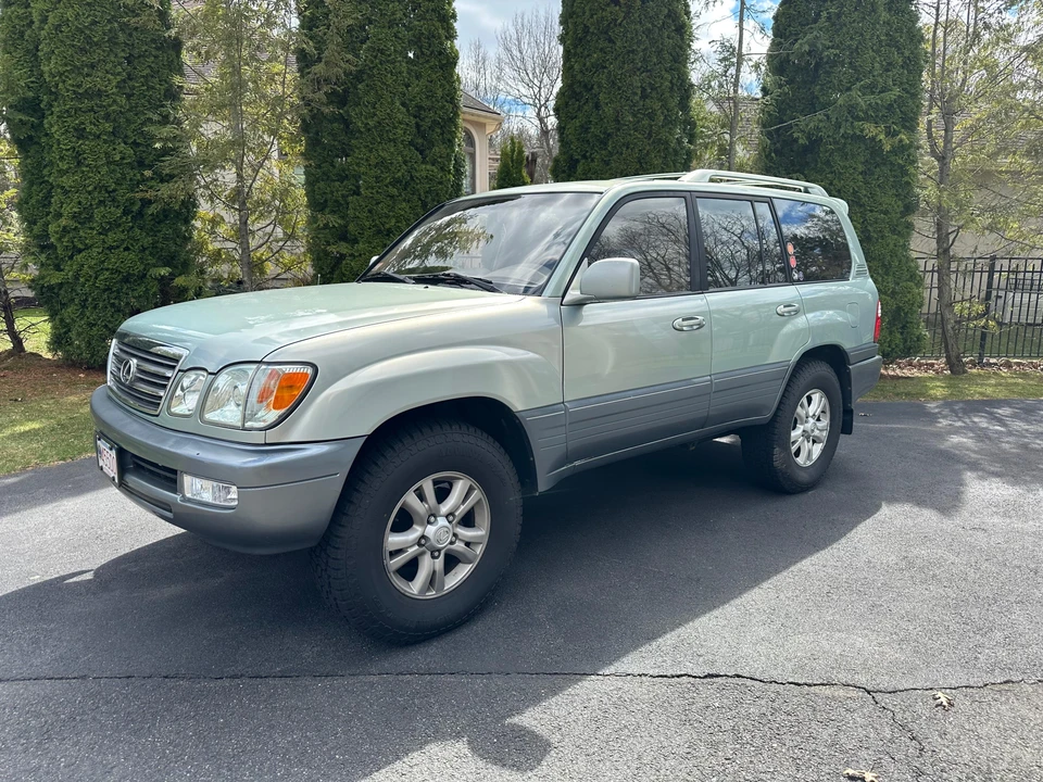 2003 Lexus LX 2nd Gen - Image 6 of 31