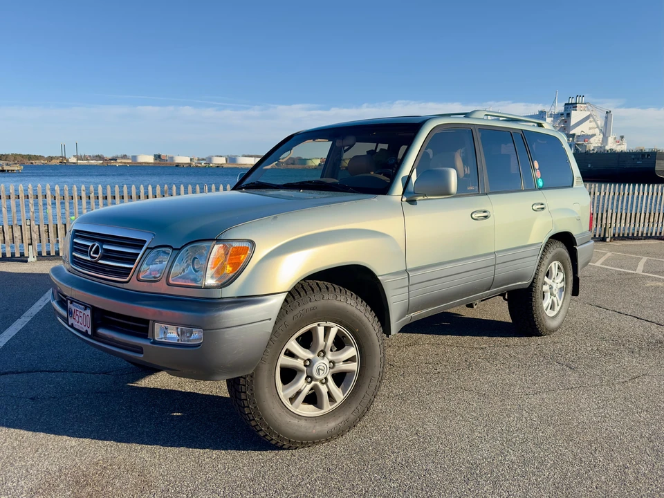 2003 Lexus LX 2nd Gen - Image 9 of 31