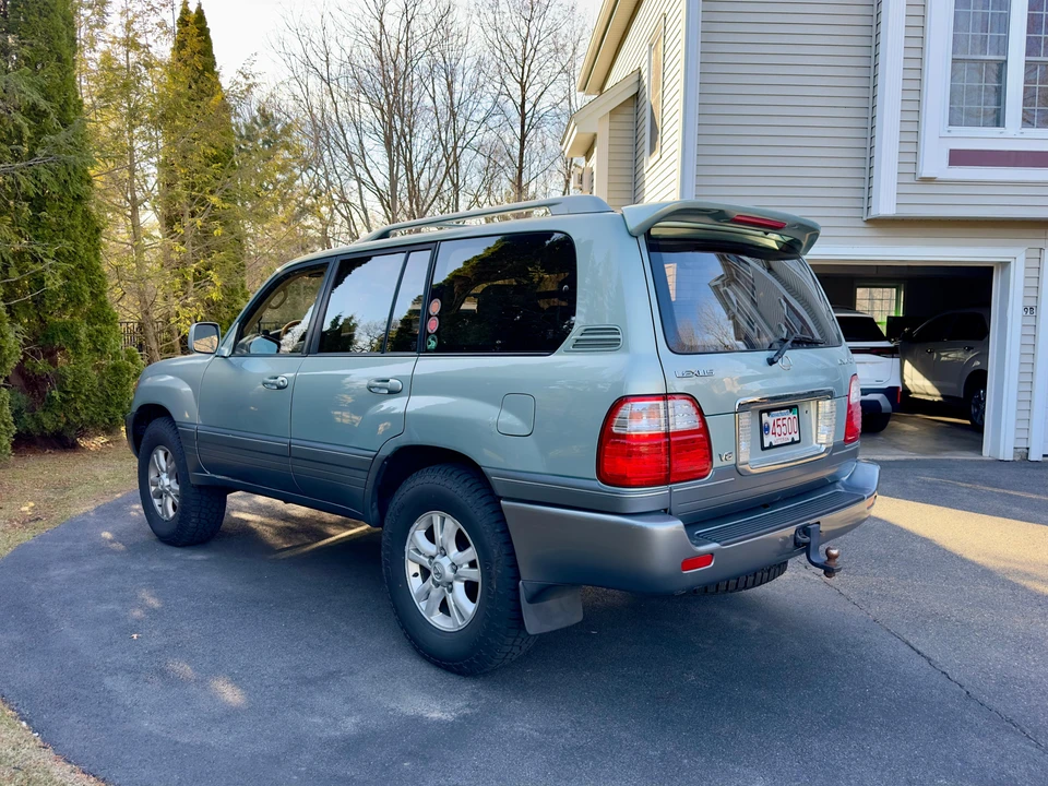 2003 Lexus LX 2nd Gen - Image 7 of 31