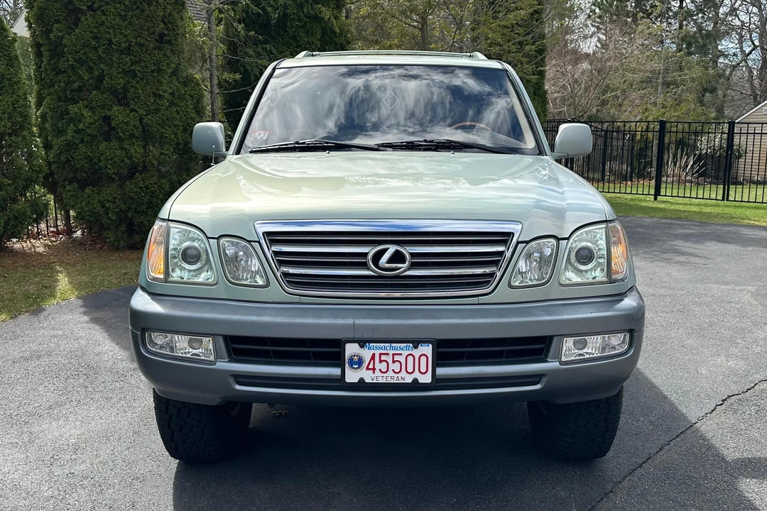 2003 Lexus LX 2nd Gen - Image 2 of 31
