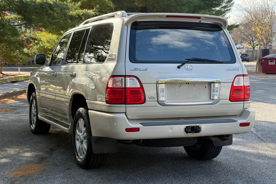 2003 Lexus LX 2nd Gen - Image 4 of 31