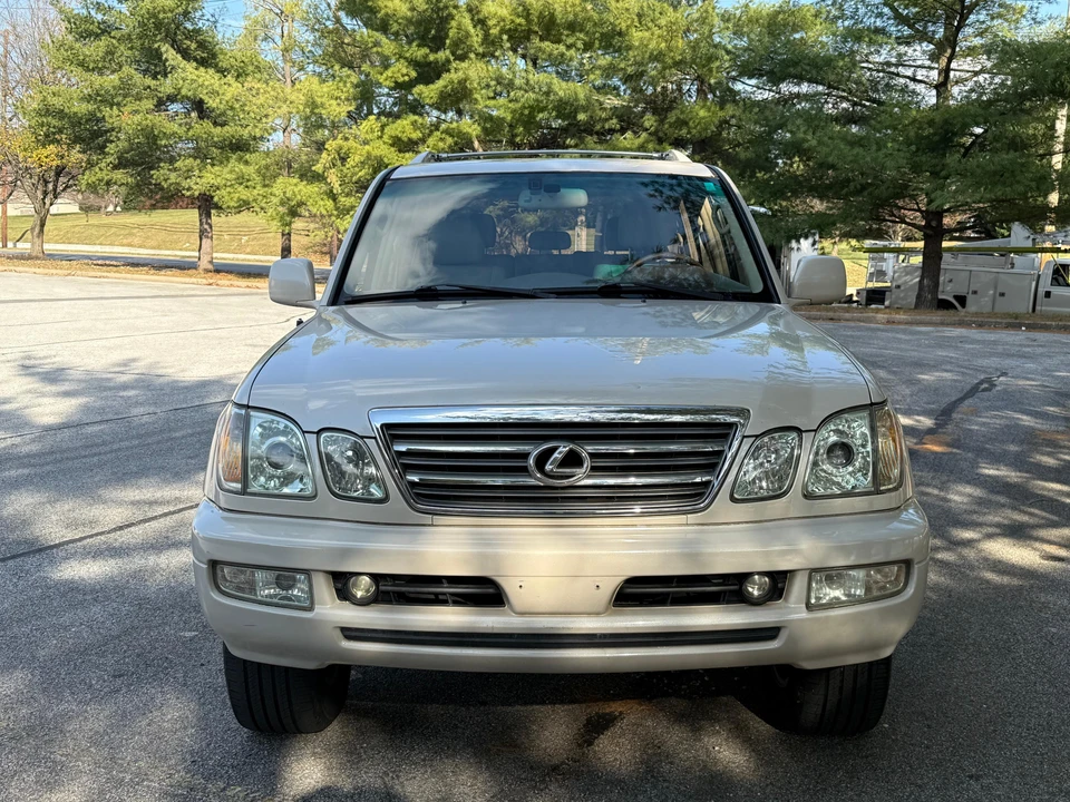 2003 Lexus LX 2nd Gen - Image 8 of 31