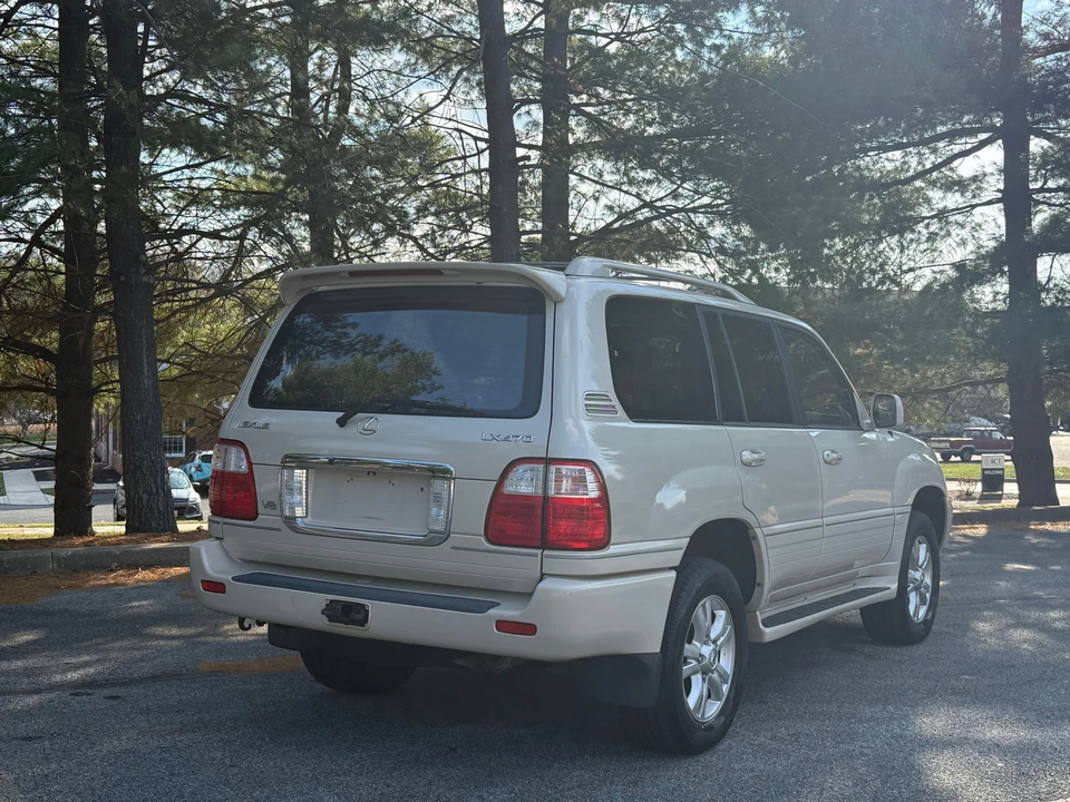 2003 Lexus LX 2nd Gen - Image 14 of 31