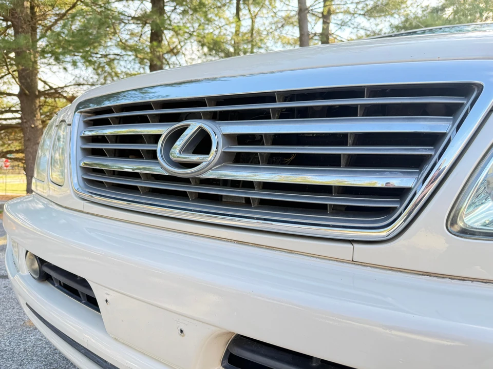 2003 Lexus LX 2nd Gen - Image 20 of 31