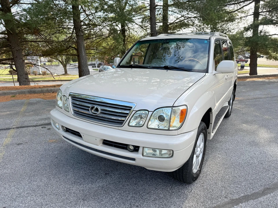 2003 Lexus LX 2nd Gen - Image 6 of 31