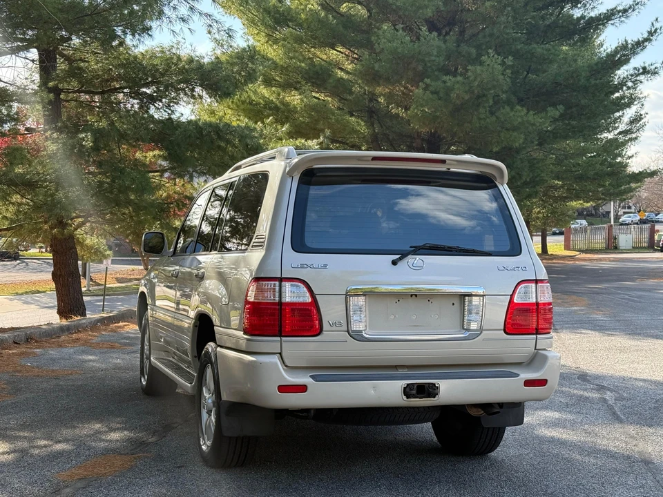 2003 Lexus LX 2nd Gen - Image 13 of 31