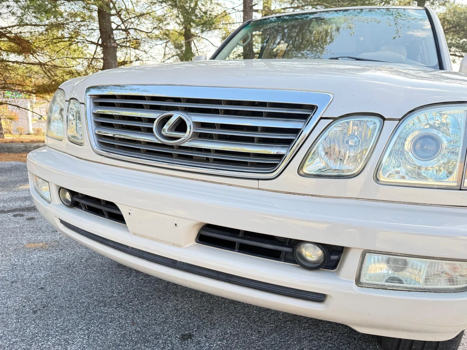 2003 Lexus LX 2nd Gen - Image 19 of 31