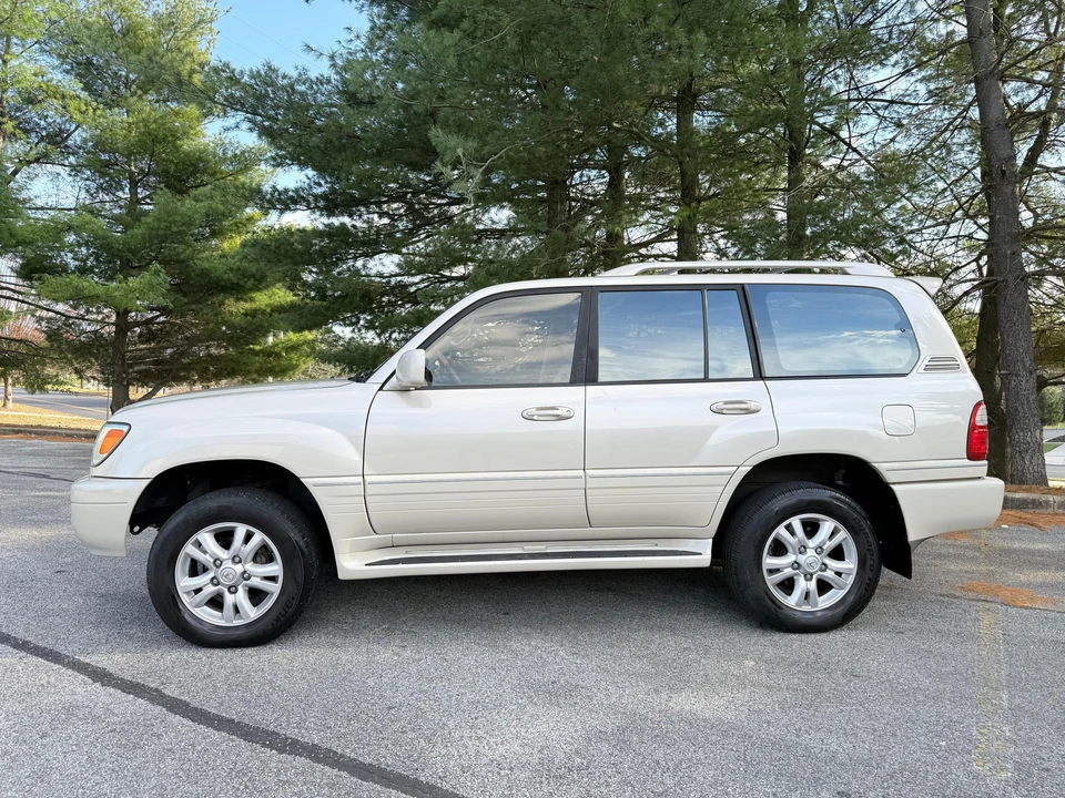 2003 Lexus LX 2nd Gen - Image 12 of 31