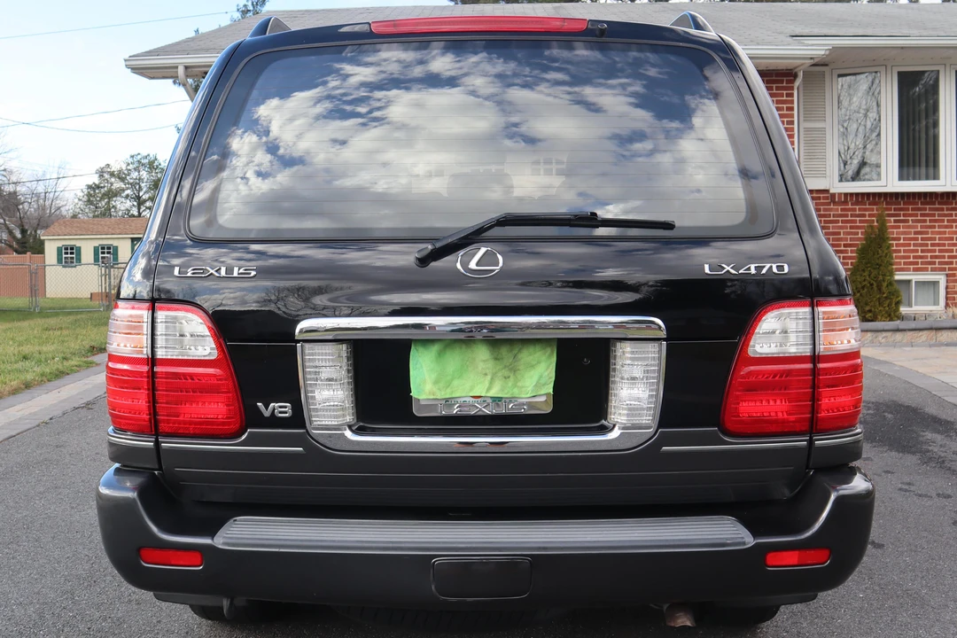 2003 Lexus LX 2nd Gen - Image 5 of 17