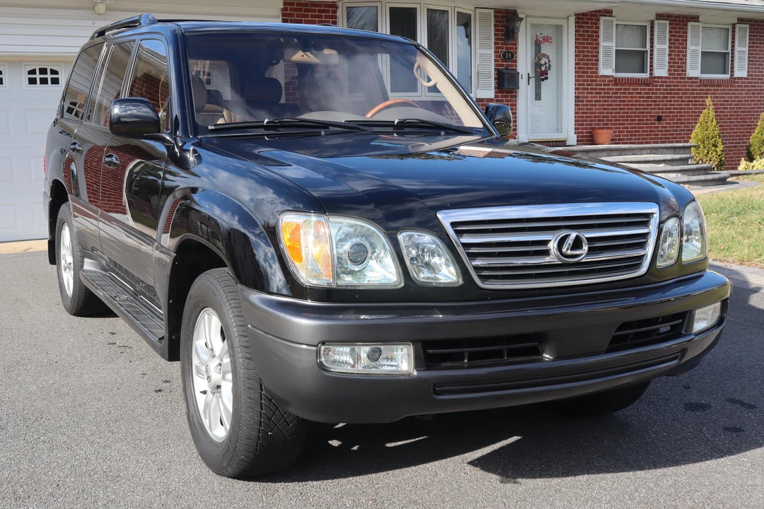 2003 Lexus LX 2nd Gen - Image 11 of 17