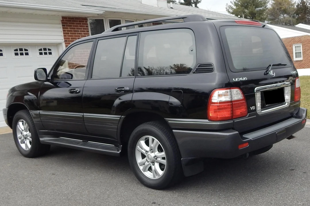 2003 Lexus LX 2nd Gen - Image 4 of 17