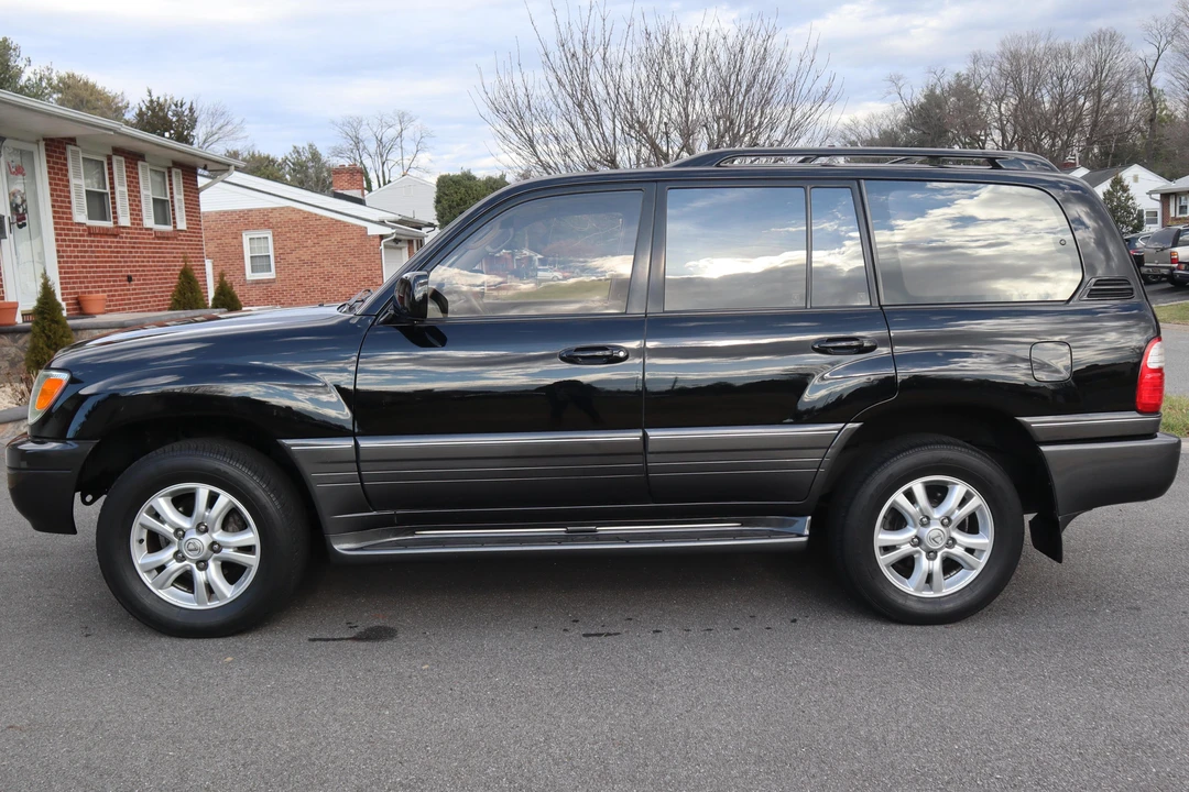 2003 Lexus LX 2nd Gen - Image 3 of 17