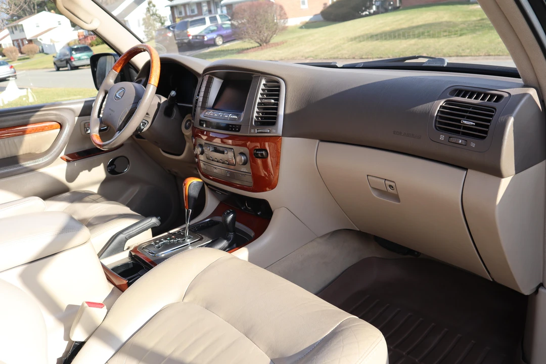 2003 Lexus LX 2nd Gen - Image 13 of 17