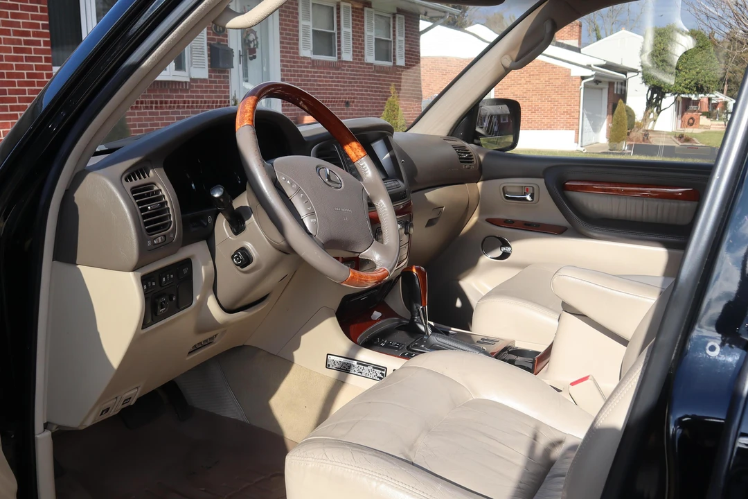 2003 Lexus LX 2nd Gen - Image 12 of 17