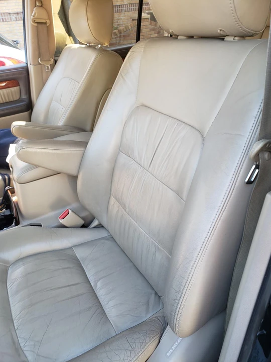 2003 Lexus LX 2nd Gen - Image 16 of 17
