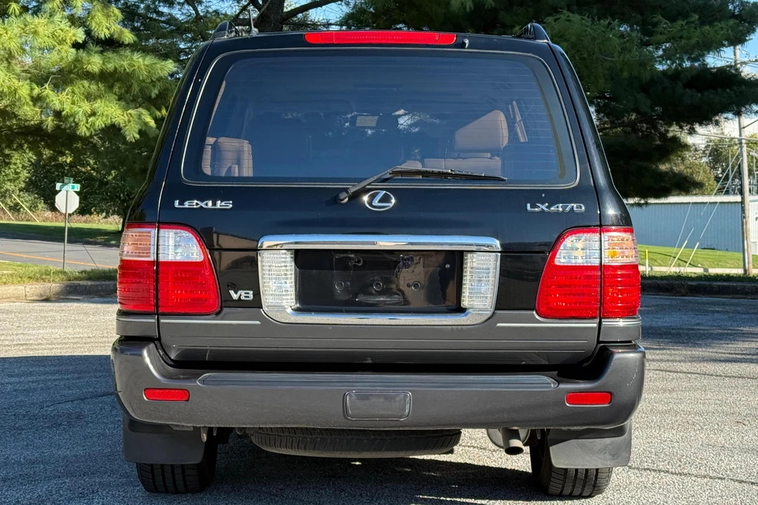 2003 Lexus LX 2nd Gen - Image 5 of 31