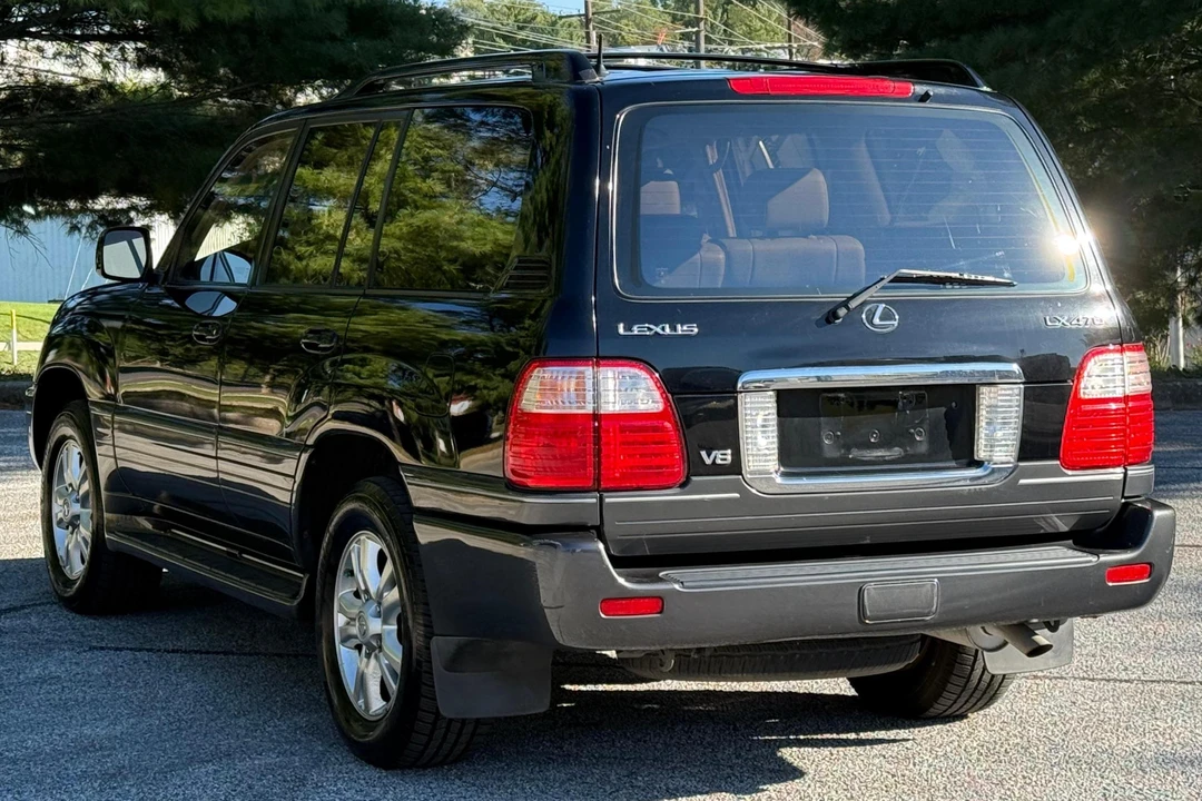 2003 Lexus LX 2nd Gen - Image 4 of 31