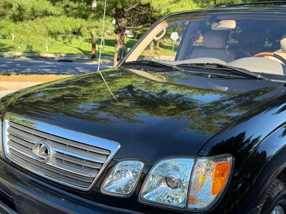 2003 Lexus LX 2nd Gen - Image 28 of 31