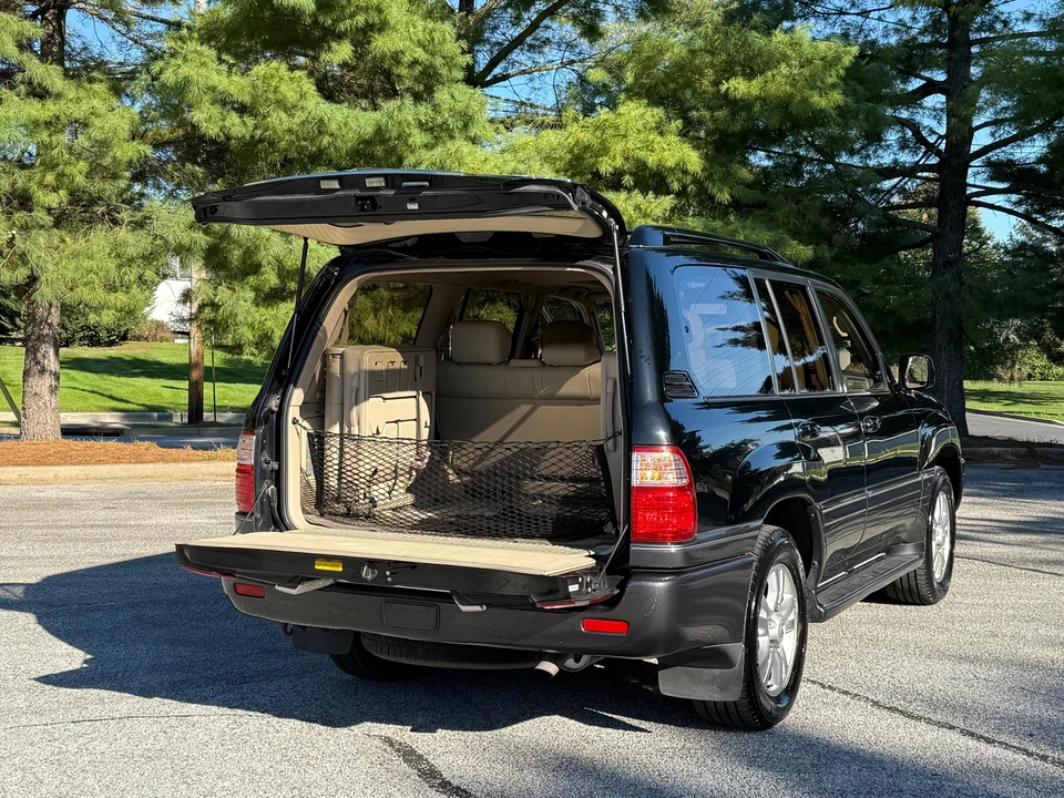2003 Lexus LX 2nd Gen - Image 16 of 31