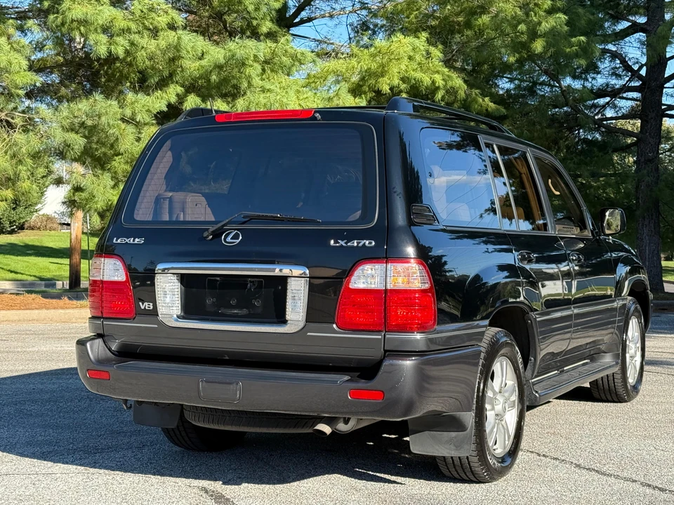 2003 Lexus LX 2nd Gen - Image 18 of 31
