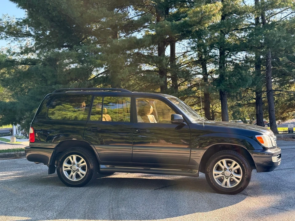 2003 Lexus LX 2nd Gen - Image 22 of 31