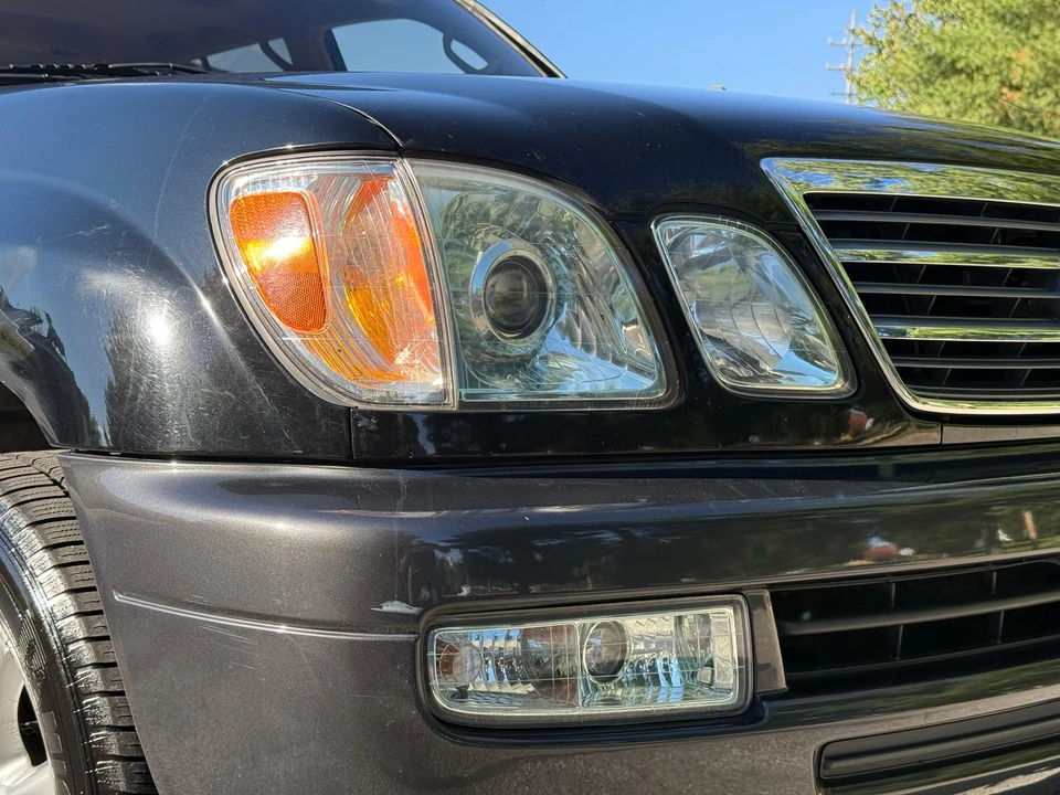 2003 Lexus LX 2nd Gen - Image 25 of 31