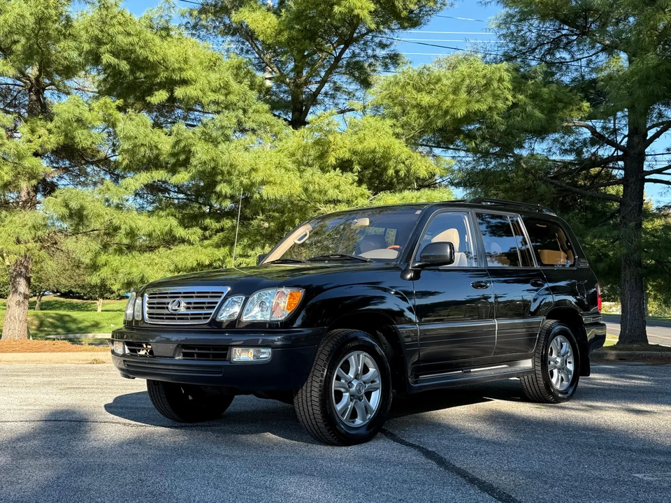 2003 Lexus LX 2nd Gen - Image 8 of 31