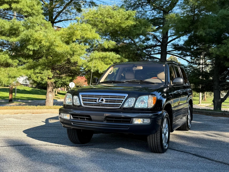 2003 Lexus LX 2nd Gen - Image 6 of 31