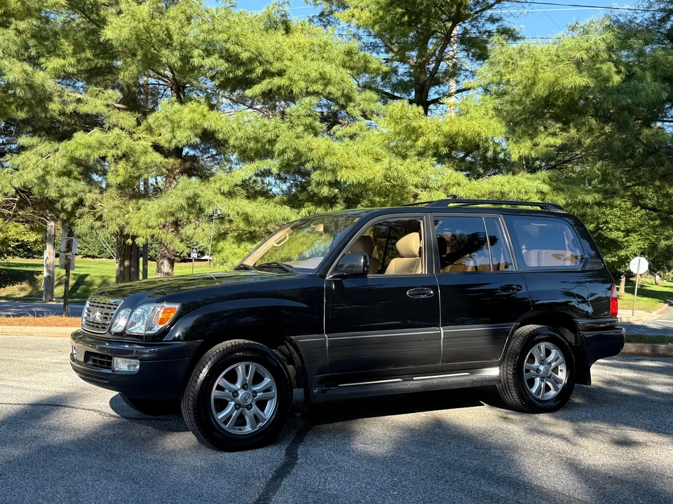 2003 Lexus LX 2nd Gen - Image 9 of 31