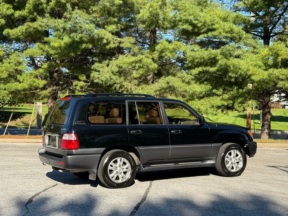 2003 Lexus LX 2nd Gen - Image 20 of 31