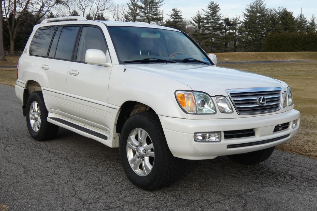 2003 Lexus LX 2nd Gen - Image 22 of 31