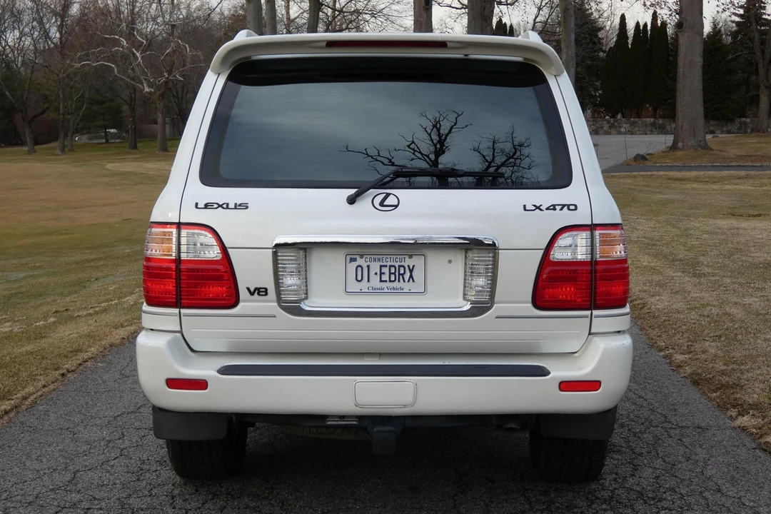 2003 Lexus LX 2nd Gen - Image 5 of 31