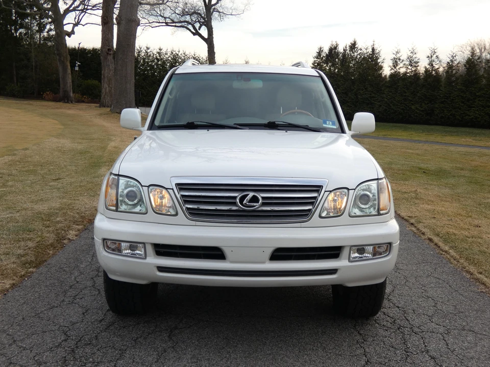 2003 Lexus LX 2nd Gen - Image 6 of 31
