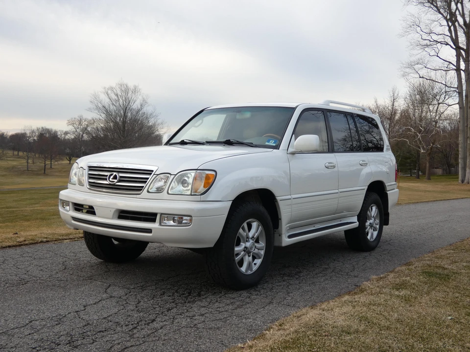 2003 Lexus LX 2nd Gen - Image 8 of 31