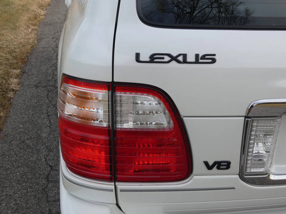 2003 Lexus LX 2nd Gen - Image 31 of 31