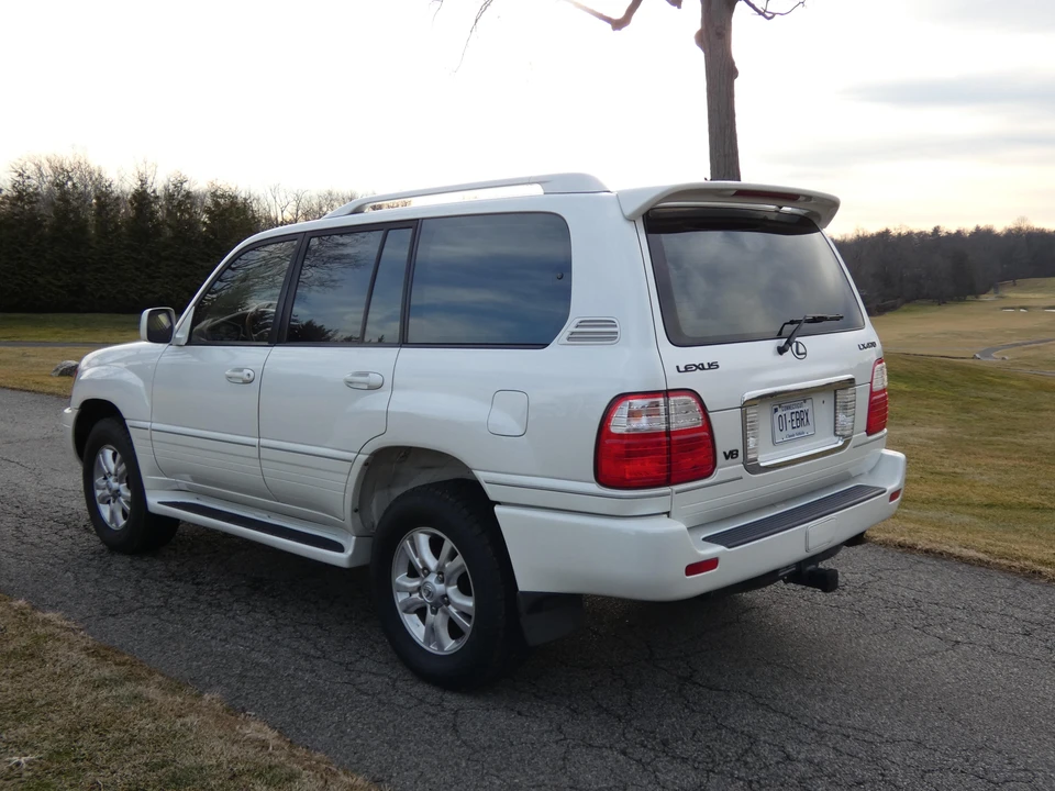 2003 Lexus LX 2nd Gen - Image 14 of 31