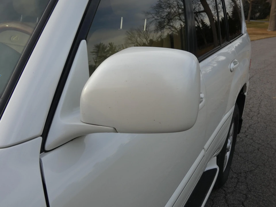 2003 Lexus LX 2nd Gen - Image 25 of 31
