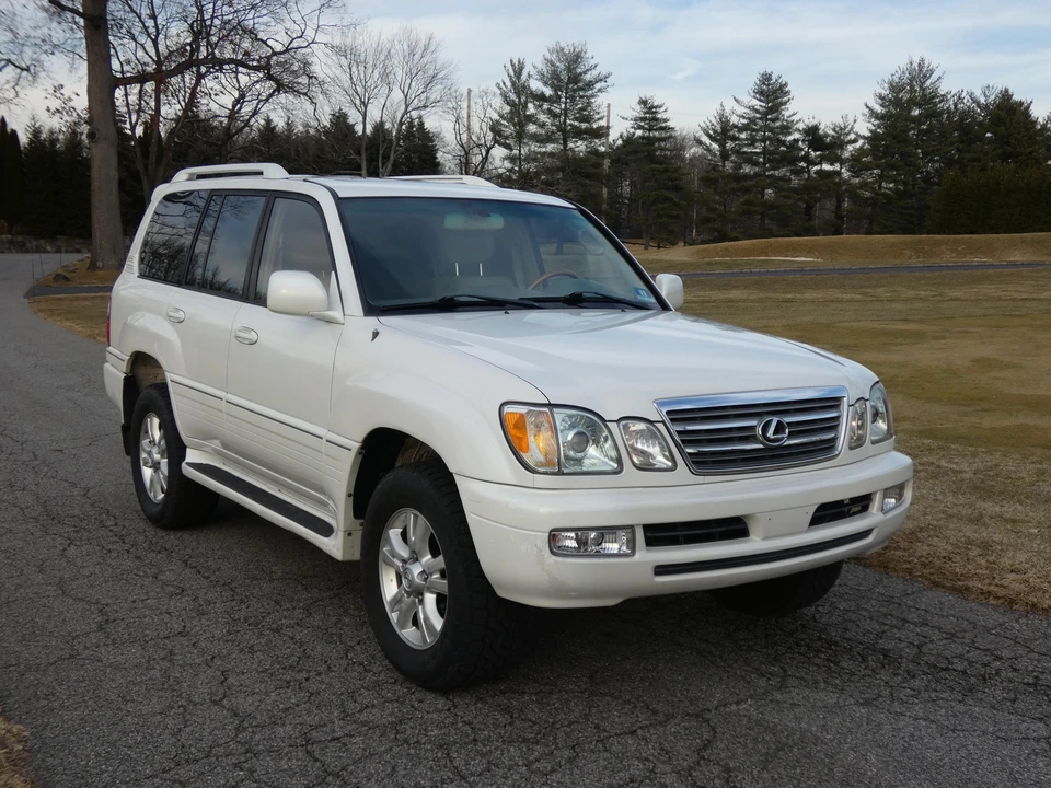 2003 Lexus LX 2nd Gen - Image 21 of 31