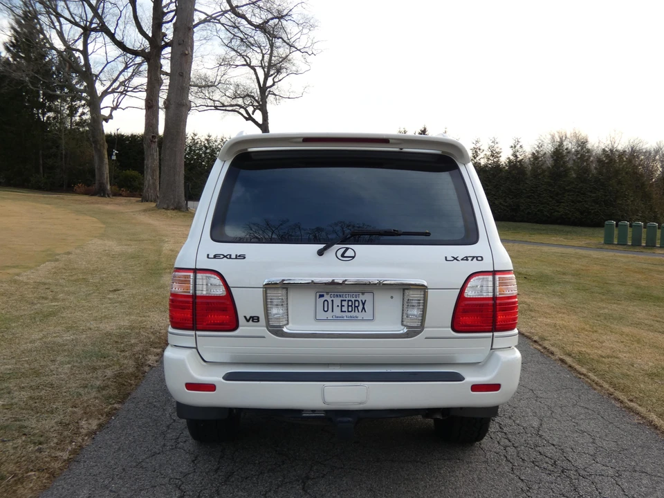 2003 Lexus LX 2nd Gen - Image 15 of 31