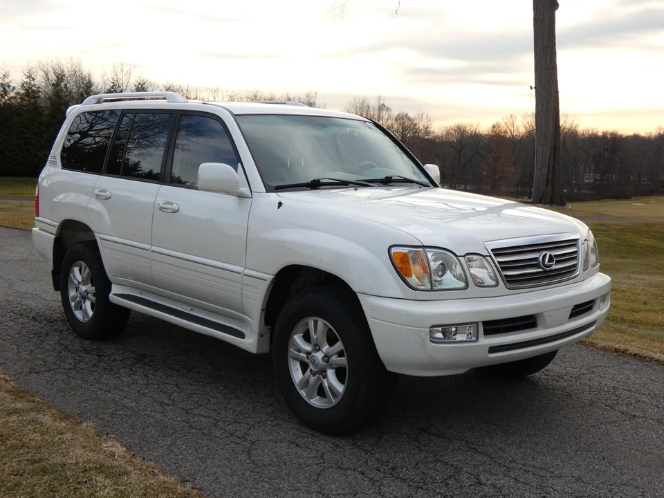 2003 Lexus LX 2nd Gen - Image 19 of 31