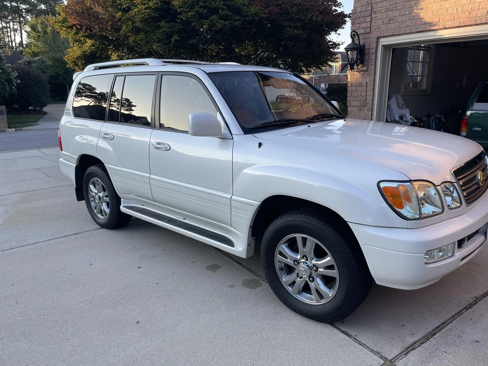 2003 Lexus LX 2nd Gen - Image 29 of 31