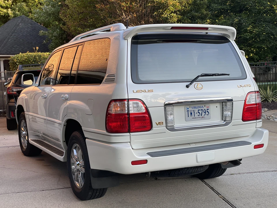 2003 Lexus LX 2nd Gen - Image 22 of 31