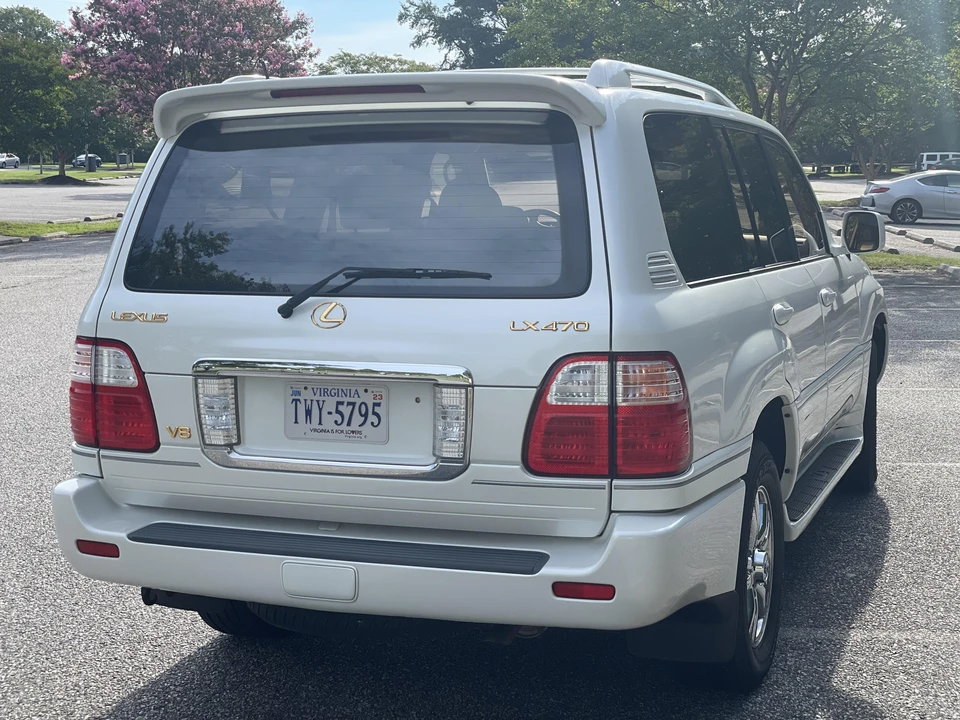 2003 Lexus LX 2nd Gen - Image 25 of 31