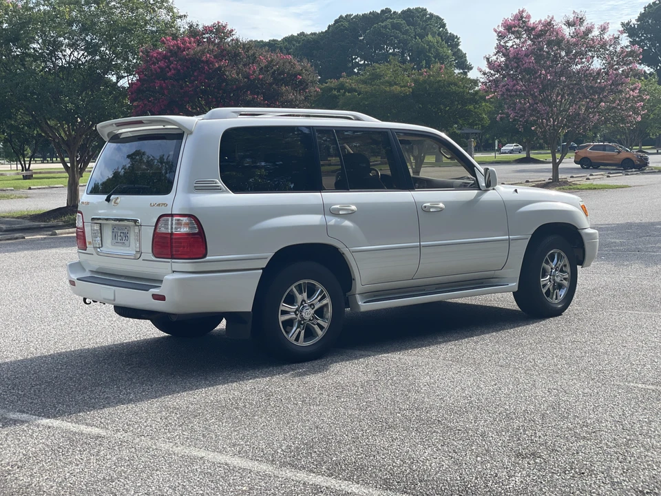 2003 Lexus LX 2nd Gen - Image 27 of 31