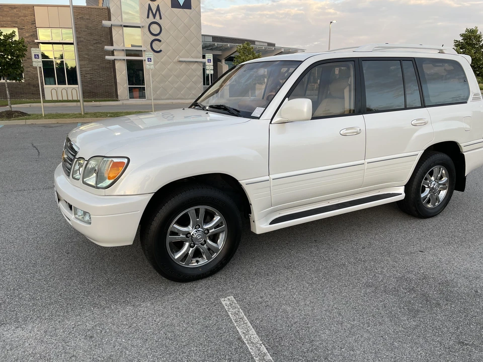 2003 Lexus LX 2nd Gen - Image 7 of 31