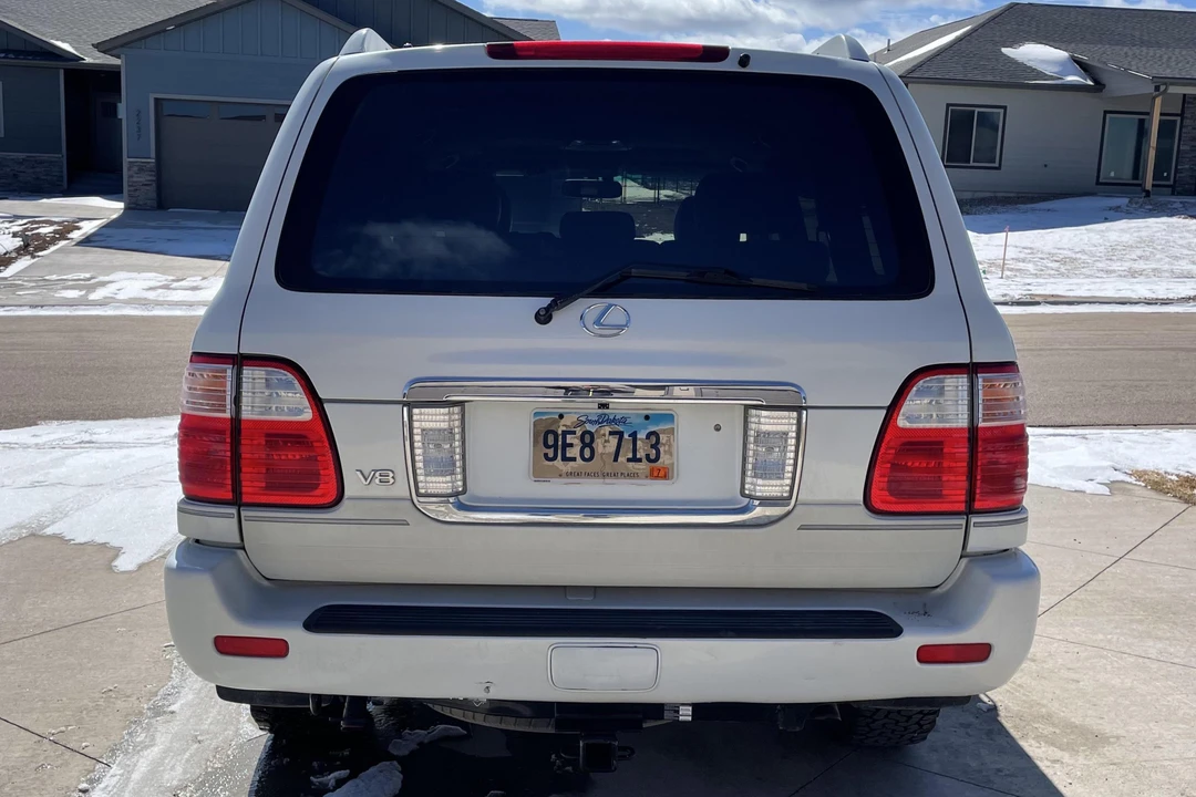 2003 Lexus LX 2nd Gen - Image 5 of 10