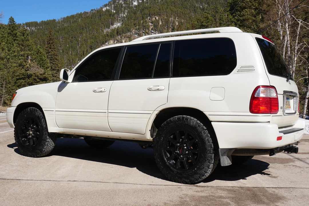 2003 Lexus LX 2nd Gen - Image 4 of 10