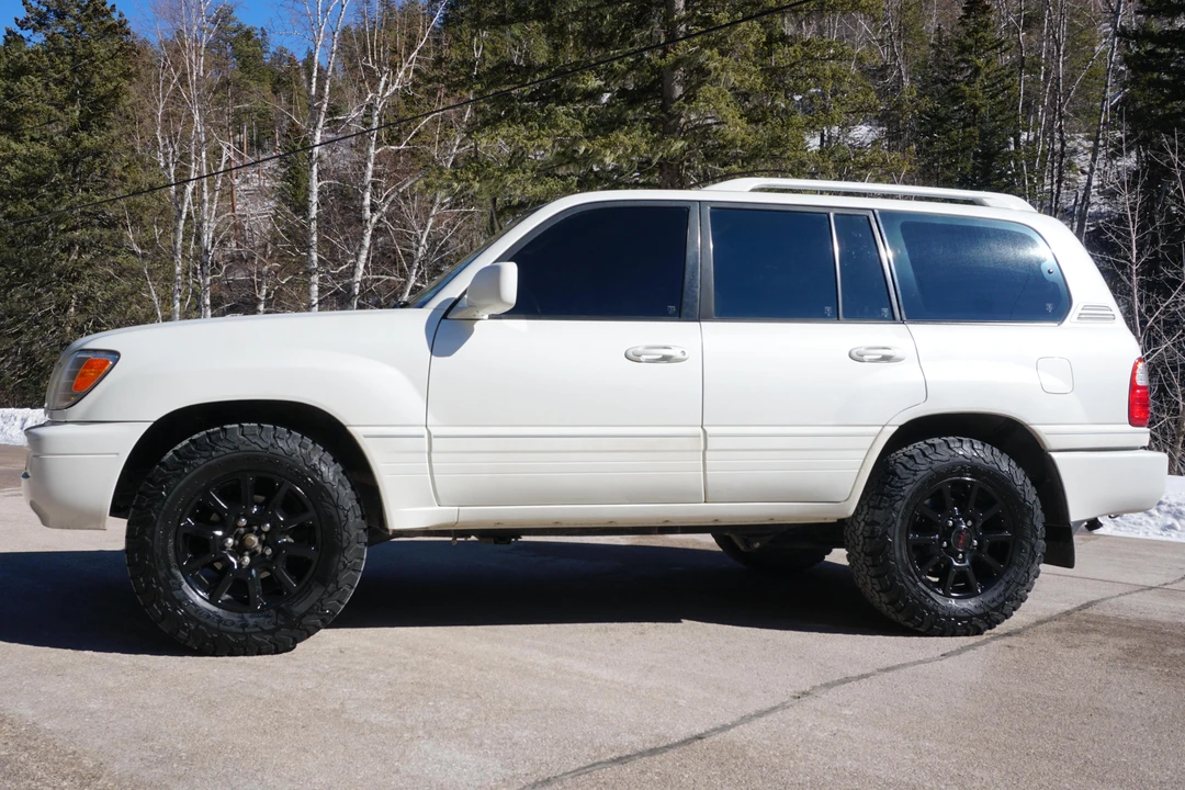 2003 Lexus LX 2nd Gen - Image 3 of 10