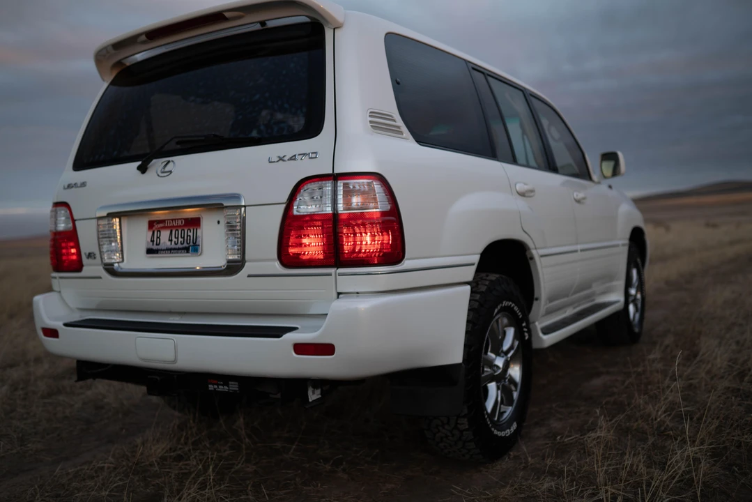 2003 Lexus LX 2nd Gen - Image 14 of 19